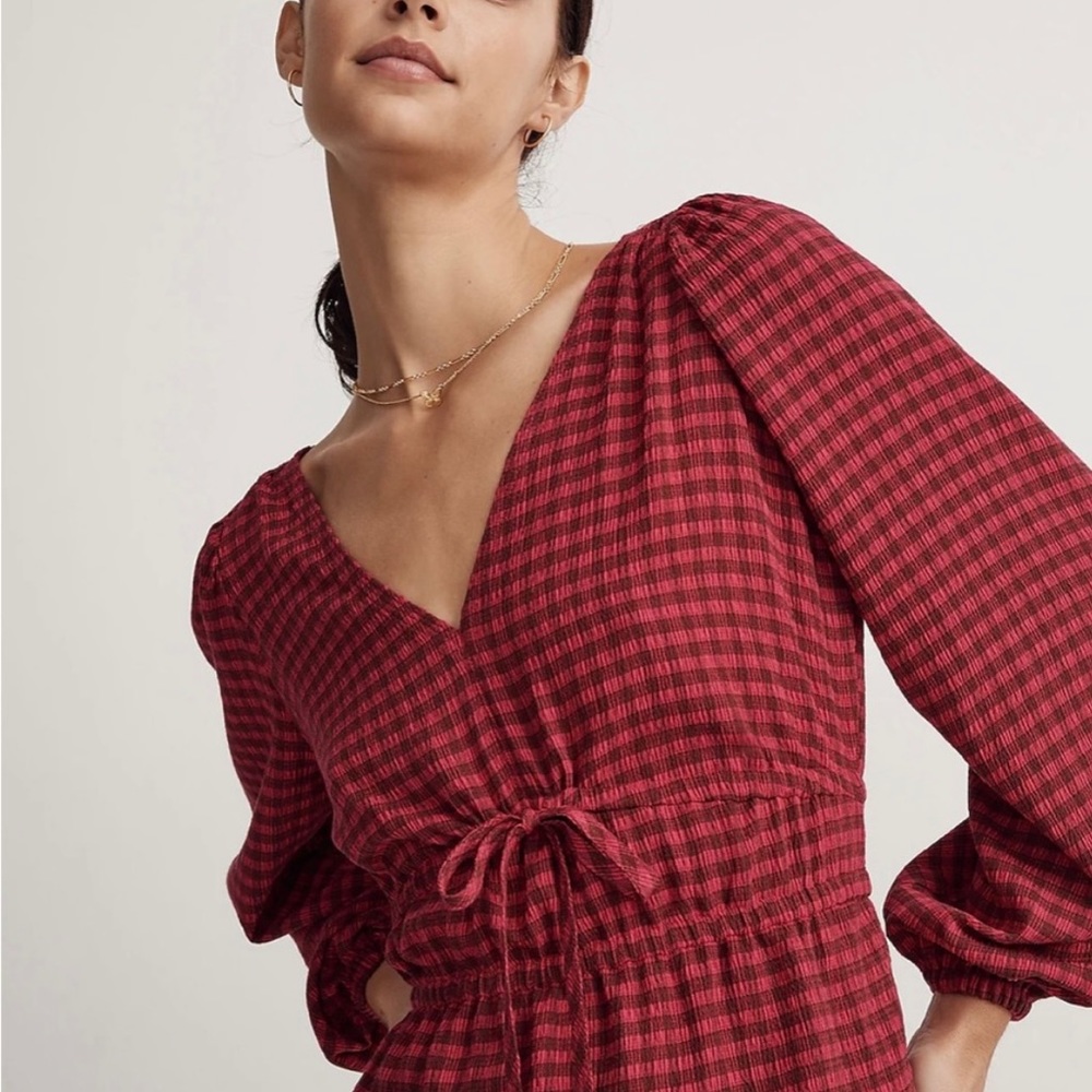 Madewell Crinkled V-Neck Peplum Top in Plaid